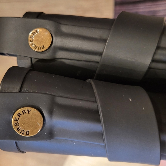 Burberry Black Leather Boots with Gold Buckle - Picture 8 of 9